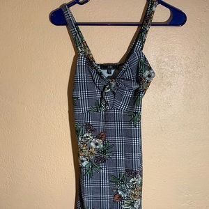 Beautiful sunflower dress, worn only once.